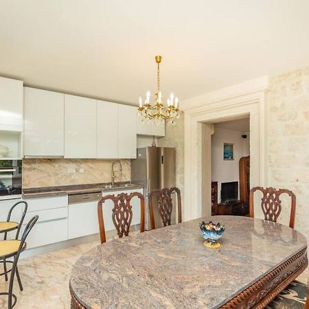 Apartment Art Delux **** Дубровник Екстер'єр фото